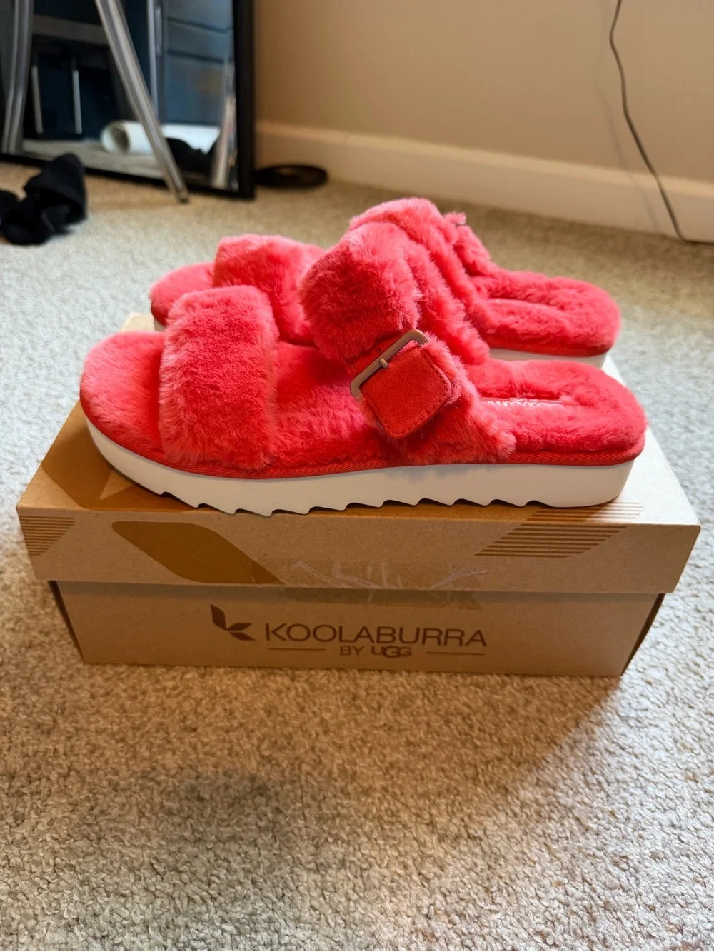 NWT UGG Koolaburra Coral Faux-Fur Buckle Slide Sandals - Picture 2 of 6